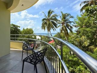 Noah Private Beach House - 2