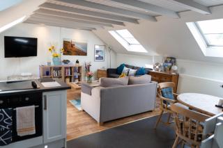 1 Bedroom studio with free parking - Truro - 8