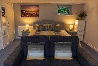 1 Bedroom studio with free parking - Truro - 4