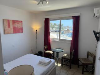 777 Beach Guesthouse - 7