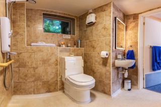 1 Bedroom studio with free parking - Truro - 1
