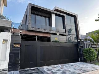 Modern Luxury, Entire House 4-Bedrooms in DHA - 1