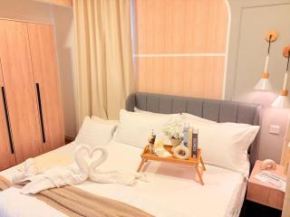 Perfect for Families & Larger Groups, KL MRT- M Vertica - 7