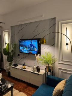 Luxury Studio Apartment Reasonable - Karachi - 6