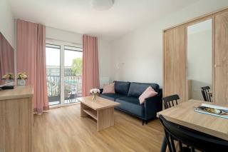 Spacious and Cosy Apartment in Poznań with Parking, Desk and Balcony by Noclegi Renters - 0