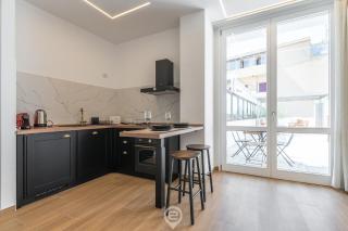 Stylish Terrace Apartment - 4