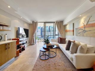 Luxurious, Canal Apt w Pool+WIFI, V&A on Doorstep - 5