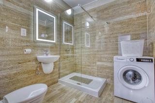 Beautiful seafront Suites with comfy beds, AC & WIFI by 360 Estates - St Paul's Bay - 3