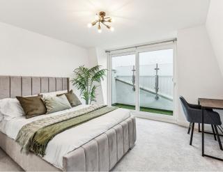 Stunning Top Floor London Apartment - 6