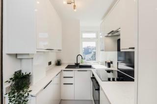 Stunning Top Floor London Apartment - 7