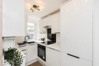 Stunning Top Floor London Apartment - 2