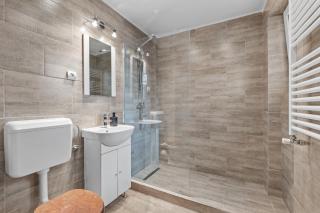 Golden Crown Suite - 5