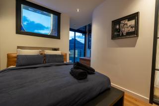 The Floating Glass Pool Retreat - 5