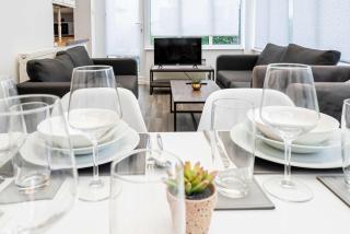 Fabulous 5 Bedroom House in Guildford - Sleeps 9 - 9