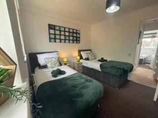 Blakelands 2bed house - 5