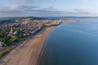 4 Bed house, close to City and Beach - Swansea - 9