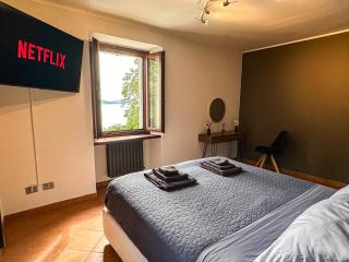 STRESA fronte lago con spiaggia privata - LAKEFRONT VIEW - 1
