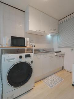 Stylish Seongsu Apartment with Hot Spot Vibes, accommodates 6 people with 3 beds - 5