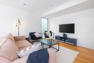 Stylish Heritage 2BR Loft near City and River with Pool and Free Parking - 8