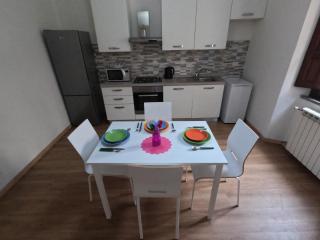 Milton House - 6