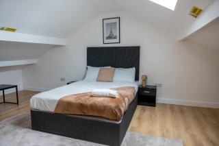 Stylish 3BR 18mins to Peak District,Free, Parking Wifi,Netflix ,Sky Sports - 7