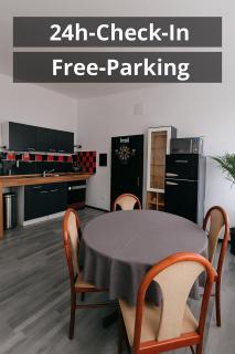 Drei-FreeParking Self-Check-In - - 0