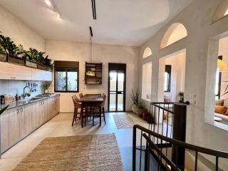 Talpiot Market Stylish Patio Duplex by Sea N' Rent - 3