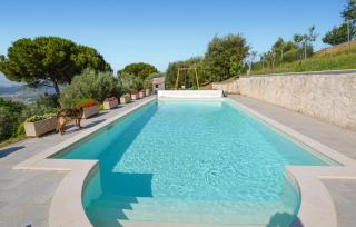 Amazing Apartment In Magione - 9