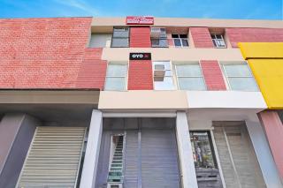 HOTEL O SMALL TOWN - New Delhi - 0