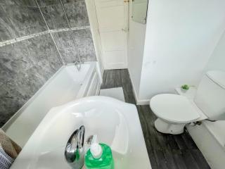 Cozy 3-bedroom flat with FREE WiFi and Private Balcony near Finsbury Park , Manor House , Highbury , Islington - Londra - 3