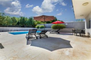 Vila Taste with pool next to the sea - 5