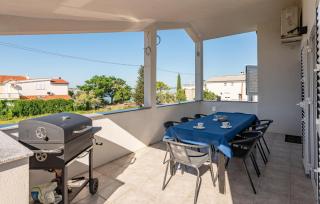 Stunning Apartment In Vrsi Mulo With Wifi - 4