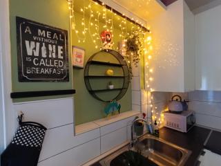 Artsy Family Nest Halkidiki - 1BR Apartment with Balcony in Central Nea Kallikrateia - 3