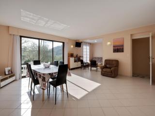 Charming Flat with Pool - Drap - 8
