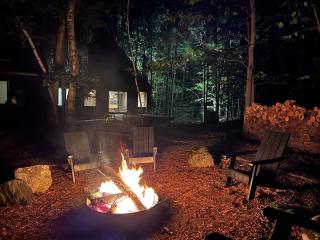 70s Retro Escape Hot Tub, Sauna & Arcade Games - Gaylord - 8