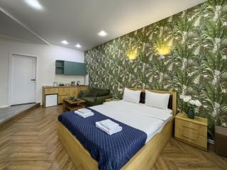 Shirin And Cozy Apartment With Jacuzzi Balcony - 6