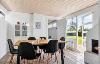 Three Bedroom Amazing Home In Sydals - 4