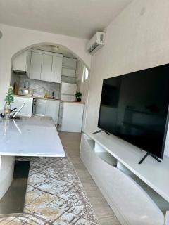 Hilltop Modern House Panoramic Views - - 9