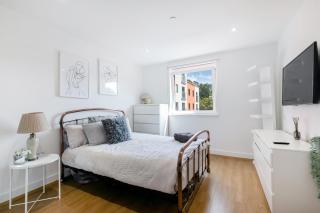 Amazing apartment in Surrey - On street Parking - Whyteleafe - 1