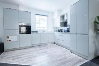 Modern 2br Apartment - Gravesend - 2