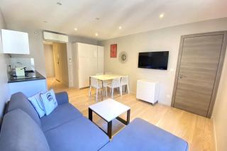 Stylish 2 Bed Apartment 1 Min to Palais & Beach - 2