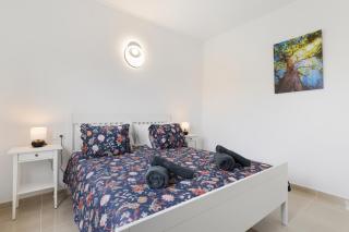 Home2Book Cozy Terrace House with Volcano Views - 2