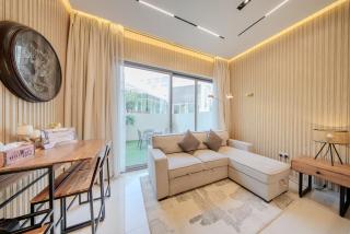 Luxurious studio apartment with private garden - Sharjah - 6