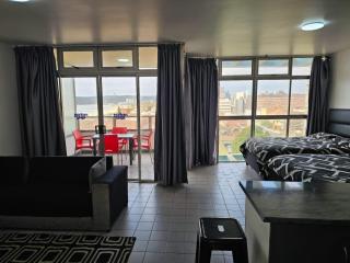 Self-Catering with Sea Views at 10 South - Durban - 7
