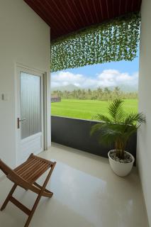 Puri Indah Inn Guest House - 2