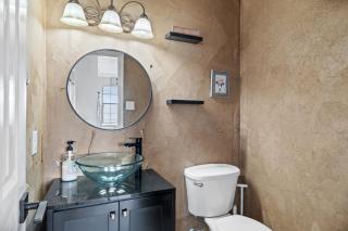 Pool House, 4BR, 2 Family Rooms, Dining Room, Garage! - 5