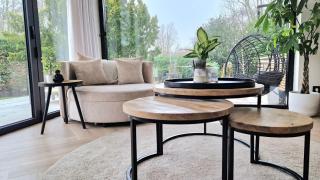 Elegant Luxury Villa with Large Garden, Near Beach & City - 4
