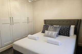 MODERN 3 BEDROOM PROPERTY WITH FREE DRIVEWAY PARKING by SHIRE STAYS - Shrewsbury - 2