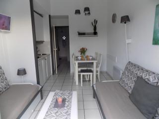 Manoir, appartement avec terrasse, proche mer, vue golf et lac, 5 pers, accès gratuit piscines - 8