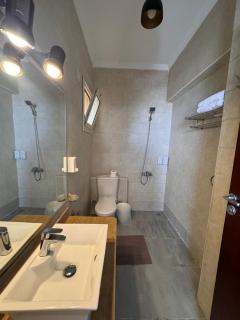 Luxurious Rooftop Suite 1M BR & 1 comfy Sofa Bed - El Alamein - 9